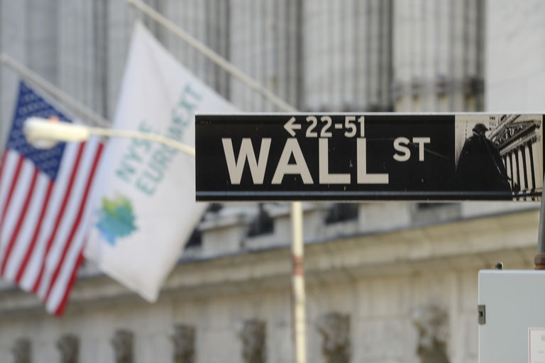 Με μεικτές τάσεις έκλεισε η Wall Street