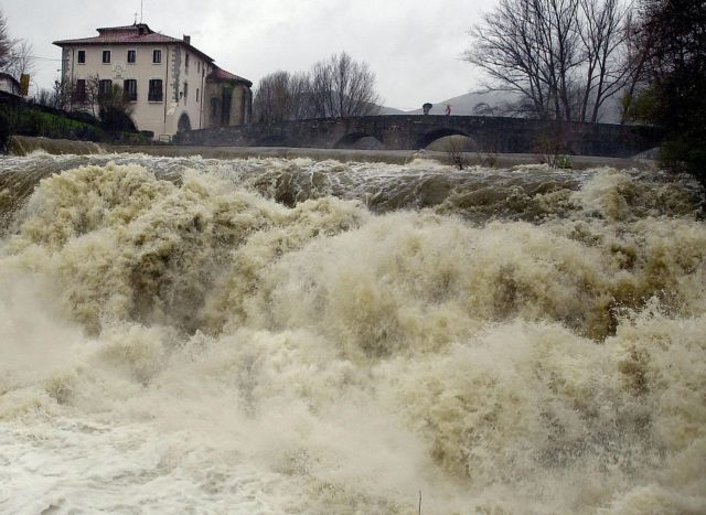 Ισπανία: Αυξάνεται ο αριθμός των νεκρών από τις πλημμύρες - Ειδήσεις - νέα  - Το Βήμα Online