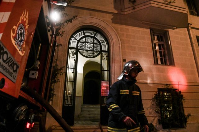Τραγωδία στο κέντρο της Αθήνας: Νεκρή γυναίκα από φωτιά σε κτίριο