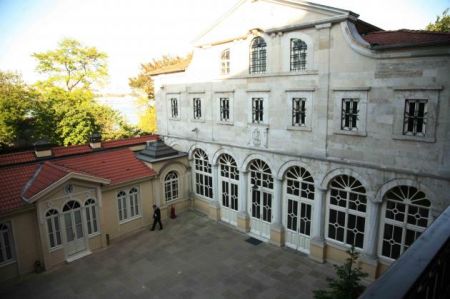 Φανάρι : Σε κατανυκτική ατμόσφαιρα η εορτή της Υψώσεως του Τιμίου Σταυρού