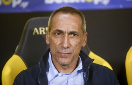 Δώνης: «Υπάρχει στο μυαλό μου το ενδεχόμενο αποχώρησης»