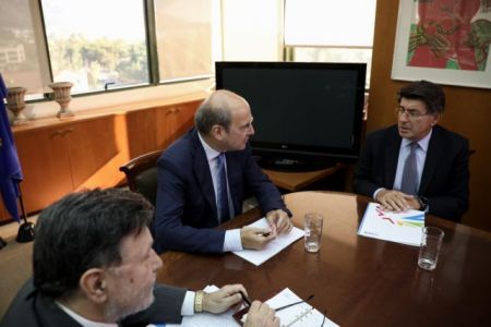 Συστήνεται μεικτή επιτροπή κυβέρνησης – ΣΕΒ για προώθηση λύσεων στα θέματα της βιομηχανίας