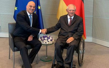 Δένδιας – Σόιμπλε: Τι συζήτησαν κατά τη συνάντησή τους