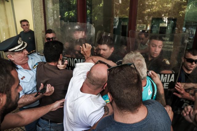 Σε πλειστηριασμό κατοικία οικογένειας που έχασε τον πατέρα στο Μάτι – Τι καταγγέλλει το ΠΑΜΕ