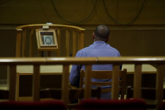 Δίκη Χρυσής Αυγής : Προκλητικός ο πυρηνάρχης Πειραιά καλύπτει τον Λαγό