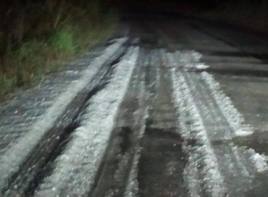 Ισχυρή χαλαζόπτωση σε Τρίκαλα και Ιωάννινα