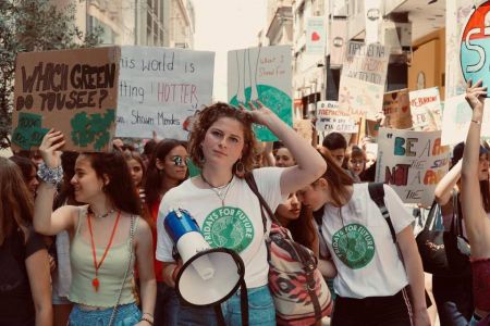 Πορεία μαθητών στο κέντρο της Αθήνας για την κλιματική κρίση