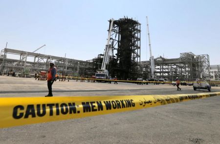 Σαουδική Αραβία: Εκπρόσωποι των ΜΜΕ στις πληγείσες πετρελαϊκές εγκαταστάσεις