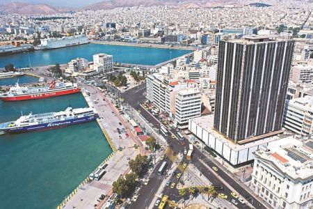 Ξυπνά ο γίγαντας του Πειραιά