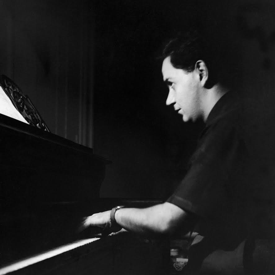 «Το Ρεσιτάλ» του Μάνου Χατζιδάκι έρχεται στην Εναλλακτική Σκηνή της ΕΛΣ