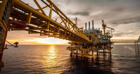 Η τιμή του πετρελαίου προκαλεί πυρετό