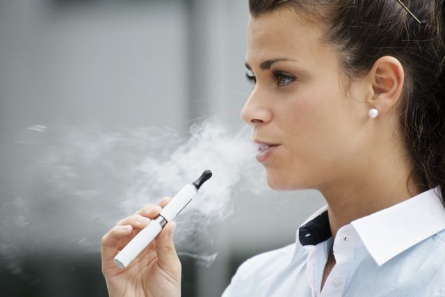 Ικανά να επιδεινώσουν το άσθμα τα ηλεκτρονικά τσιγάρα με γεύση