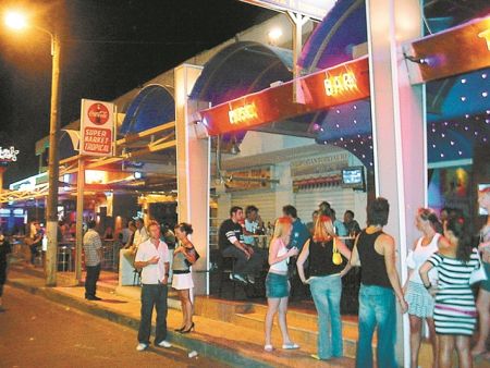 Το άτακτο Brexit φοβίζει τον ελληνικό τουρισμό