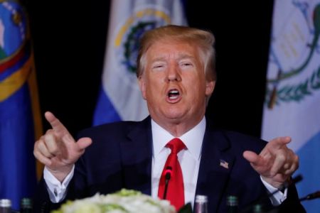 Παραπομπή Τραμπ: Στη δημοσιότητα η συνομιλία του με τον Ζελένσκι