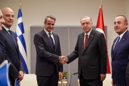 Μητσοτάκης – Ερντογάν: Η χειραψία και η ατάκα του έλληνα πρωθυπουργού