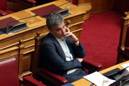 Πόθεν έσχες : Οι επενδύσεις και τα εισοδήματα του Ευκλείδη Τσακαλώτου