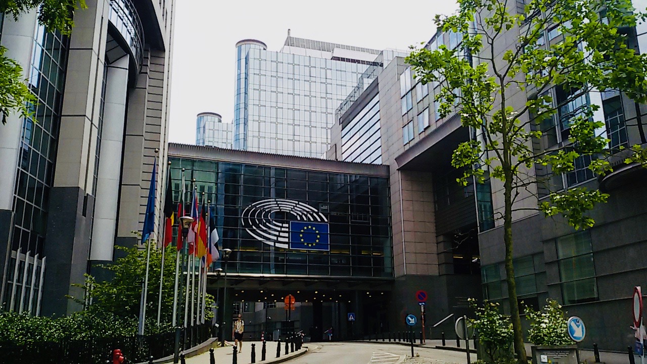 Διεθνής Διαφάνεια : Πλουσιοπάροχες αμοιβές ευρωβουλευτών εκτός Ευρωβουλής