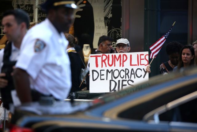 Παραπομπή Τραμπ : Καταγγελία μάρτυρα δημοσίου συμφέροντος