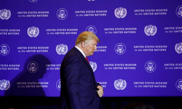 Πολιτική θύελλα στις ΗΠΑ : Προς συνάντηση πληροφοριοδότη – Κογκρέσου