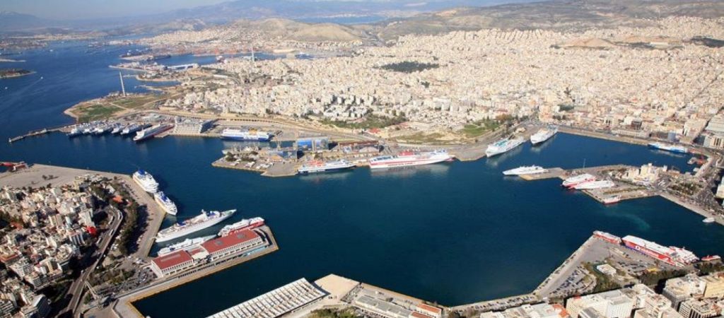 Σύγκρουση φορτηγού πλοίου με δεξαμενόπλοιο στο Κερατσίνι