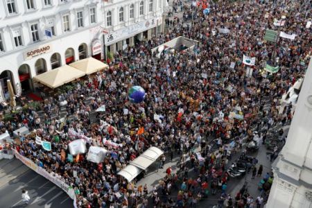 Κλιματική Αλλαγή: Πάνω από 1 εκατομμύριο διαδήλωσαν στην Ιταλία