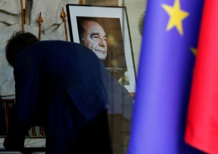 Ζακ Σιράκ : Φόρο τιμής αποτίουν σήμερα οι Γάλλοι – Σε λαϊκό προσκύνημα η σορός του