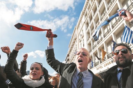 Το σχέδιο για μικρότερες εισφορές και μεγαλύτερες συντάξεις