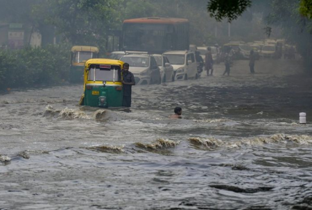 Σφοδρές βροχοπτώσεις στην Ινδία : Στους 120 οι νεκροί