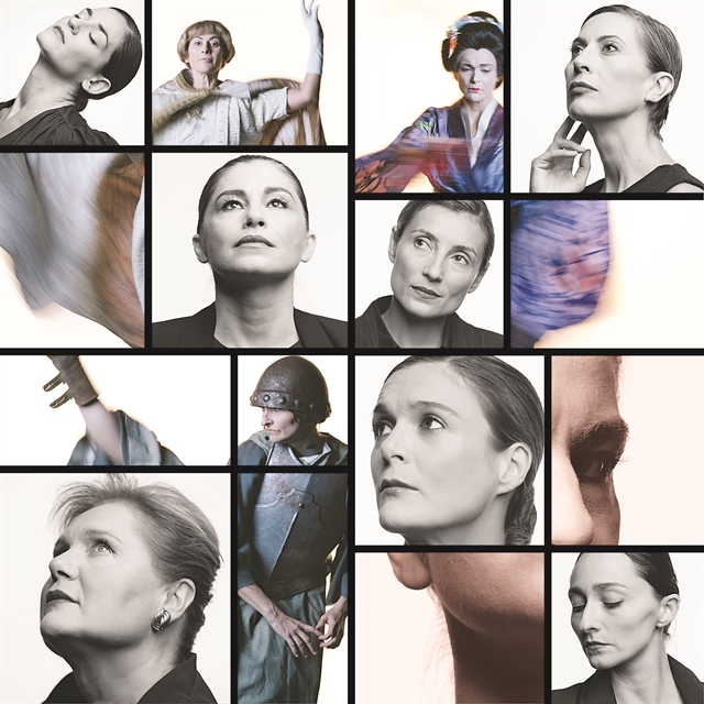 «TOP GIRLS» ΣΤΗΝ ΠΟΡΤΑ