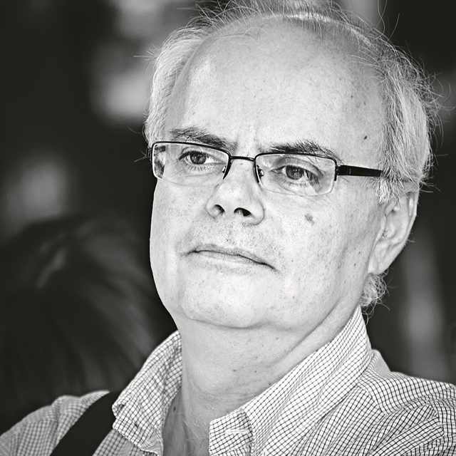 Με παρεό, κάπρι και πλατφόρμες