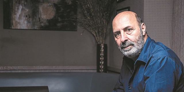 «Μόνο η ανθρώπινη επαφή φέρνει τη λύτρωση»