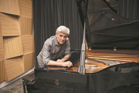 «Η σχέση μου με την Ελλάδα είναι αθώα»