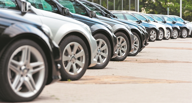 Φοροκίνητρα και επιδοτήσεις       για αντικατάσταση των παλαιών αυτοκινήτων με καθαρά