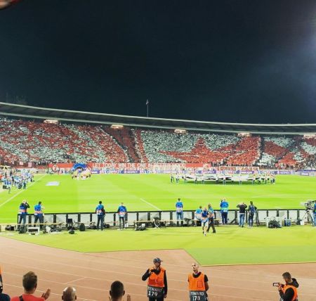 Ερυθρόλευκη «μαγεία»: Το εντυπωσιακό κορεό στο Βελιγράδι (pics+vids)