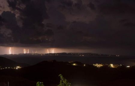 Αγριεύει ο καιρός : Πού θα «χτυπήσουν» τα έντονα καιρικά φαινόμενα