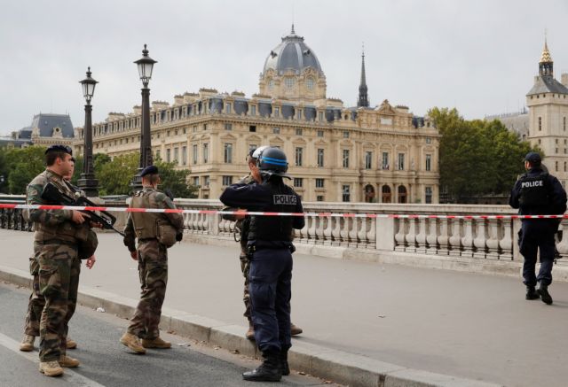 Παρίσι : Εγκληματικά ή τρομοκρατικά τα κίνητρα της νέας γαλλικής τραγωδίας