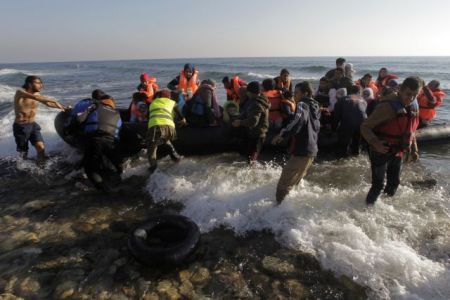 Συνεχίζονται αμείωτες οι προσφυγικές ροές – 284 νέες αφίξεις σε Λέσβο, Σάμο, Λέρο – Στην Αγκυρα ο Κουμουτσάκος