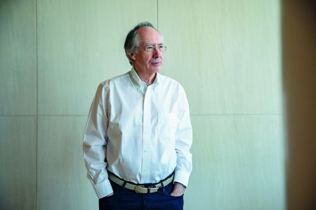 Ιαν Μακ Γιούαν «Η Βρετανία είναι αποκαρδιωτικά διχασμένη»