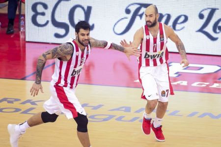 Ολυμπιακός : Πρώτη φορά με τρεις Έλληνες στη 12αδα