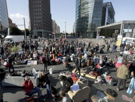 Διαδηλώσεις για το κλίμα σε όλο τον πλανήτη από σήμερα : Παρέλυσε το Βερολίνο