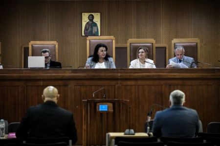 Δίκη Χρυσής Αυγής : Ο Αλεξόπουλος δεν ξέρει, δεν είδε και είναι αθώος