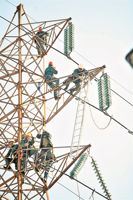 ΔΕΗ : Σχέδιο για μεγαλύτερη ευελιξία σε προσλήψεις, αμοιβές