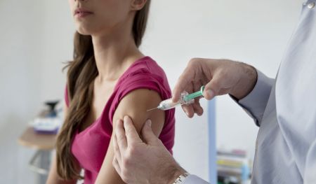 Υπουργείο Υγείας: Οδηγίες για τη σωστή χρήση του αντιγριπικού εμβολίου