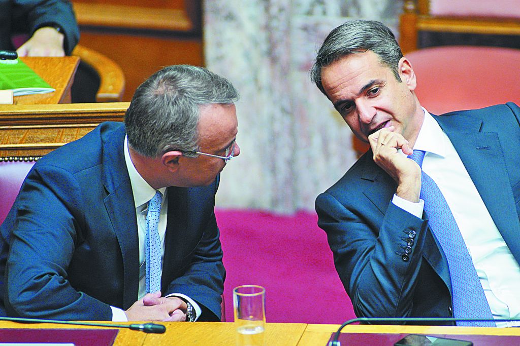 Ελαφρύνσεις φόρων και αντίμετρα στον νέο προϋπολογισμό