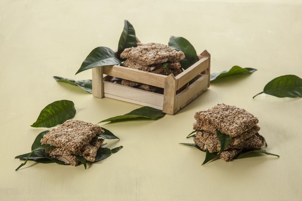 Σπιτικό παστέλι με αμύγδαλα και πορτοκάλι