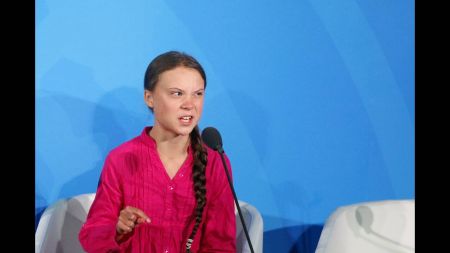 Γκρέτα Τούνμπεργκ : Κρέμασαν ομοίωμά της σε γέφυρα της Ρώμης