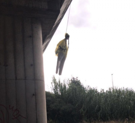 Γκρέτα Τούνμπεργκ : Κρέμασαν ομοίωμά της από γέφυρα στην Ρώμη