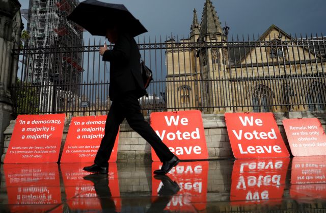 Brexit : Η Ευρωπαϊκή Ενωση εγκαλεί τον Μπόρις Τζόνσον