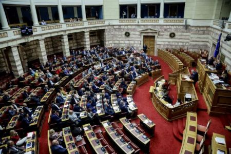 Βουλή: Λάθος και επανακαταμέτρηση των ψήφων