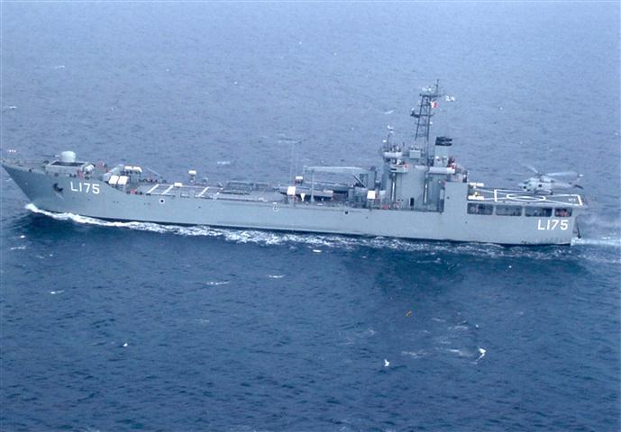 Αρματαγωγό «ΙΚΑΡΙΑ»: Με 389 πρόσφυγες για Ελευσίνα